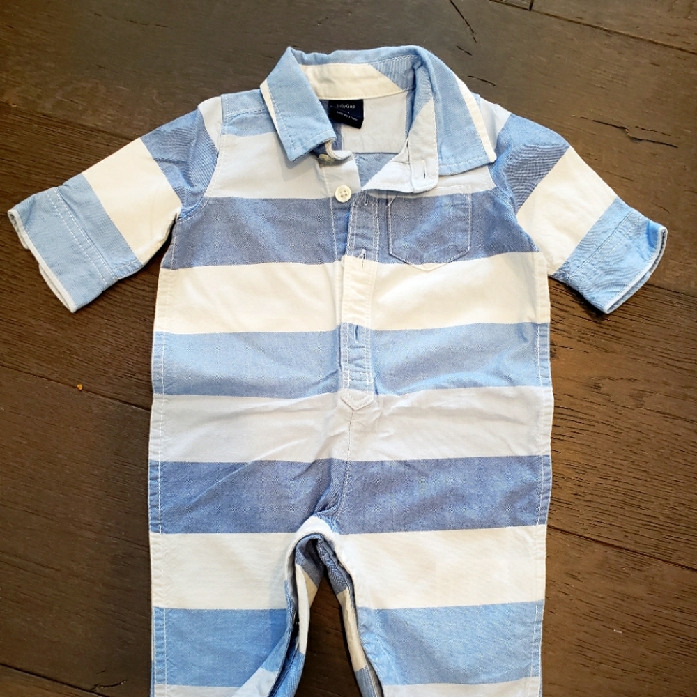 Baby Gap playsuit Size 6 months